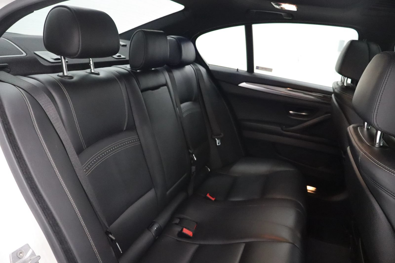 Used 2016 BMW 550i xDrive Sedan AWD/4WD image 22