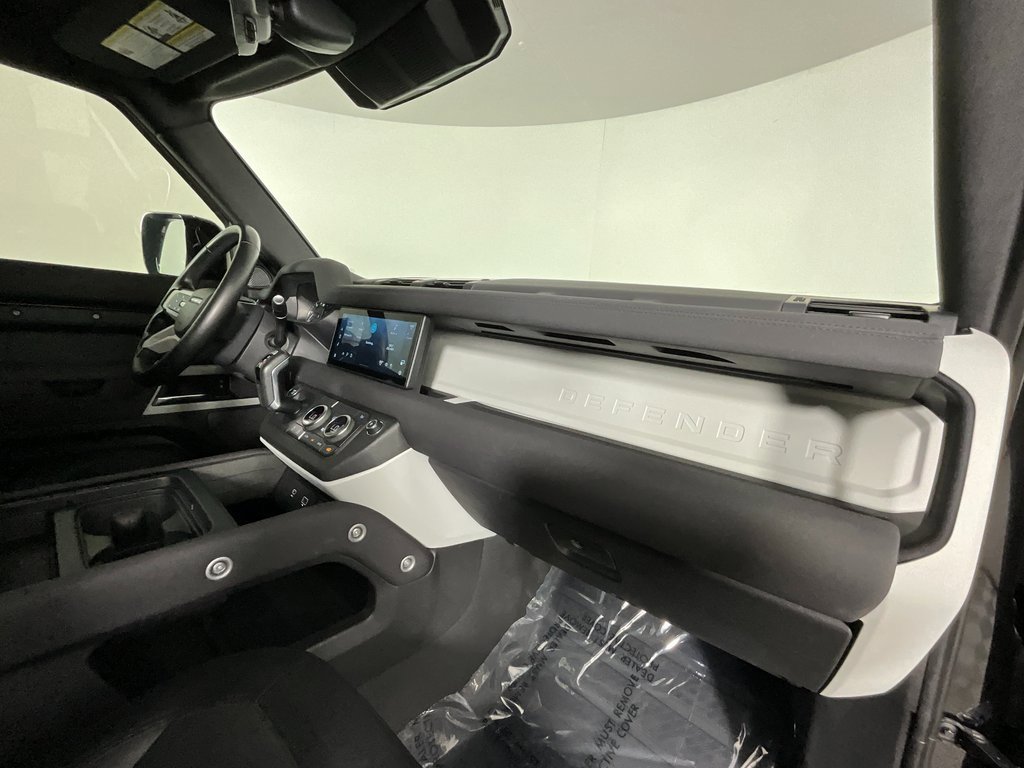 Certified 2023 Land Rover Defender 110 X-Dynamic SE image 19