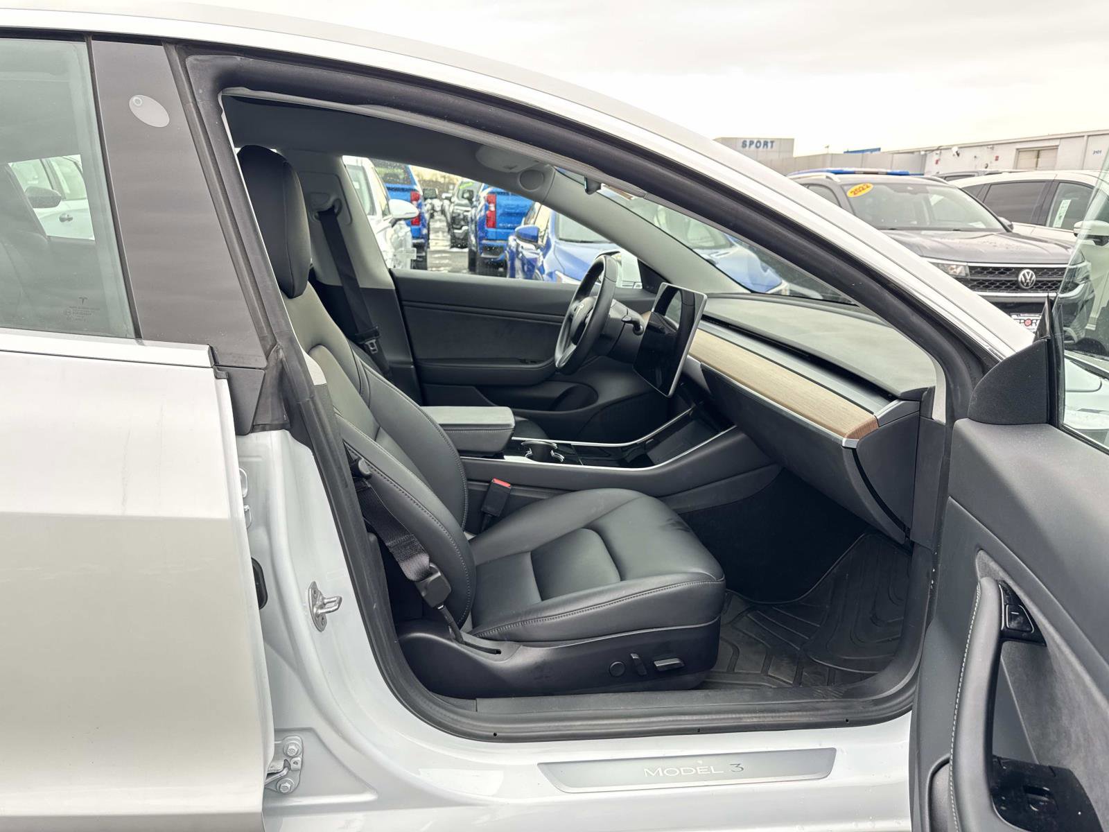 Used 2019 Tesla Model 3 Standard Range Plus image 12