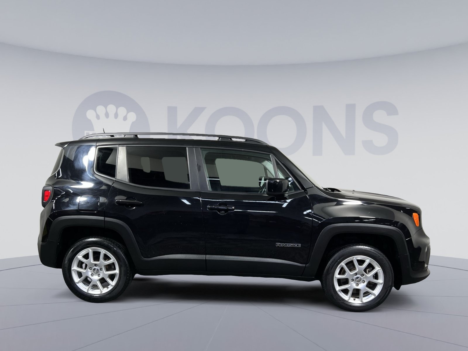 Used 2020 Jeep Renegade Latitude AWD/4WD image 12