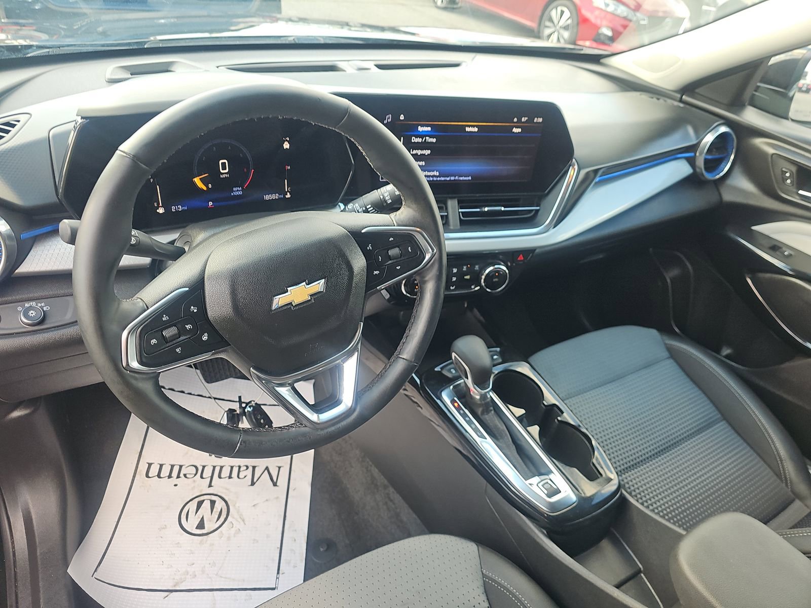 Used 2025 Chevrolet Trax LT w/ LT Convenience Package image 12