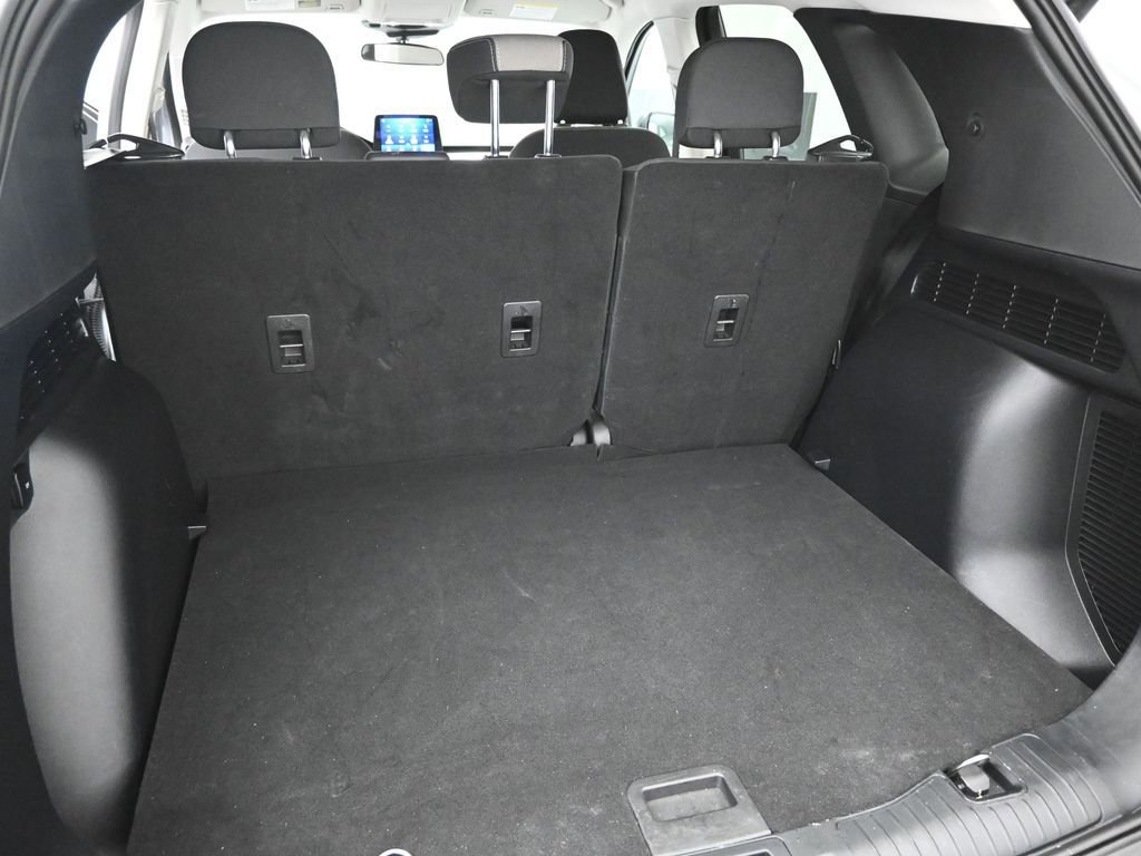 Certified 2022 Ford Escape SE w/ SE Sport Appearance Package image 9