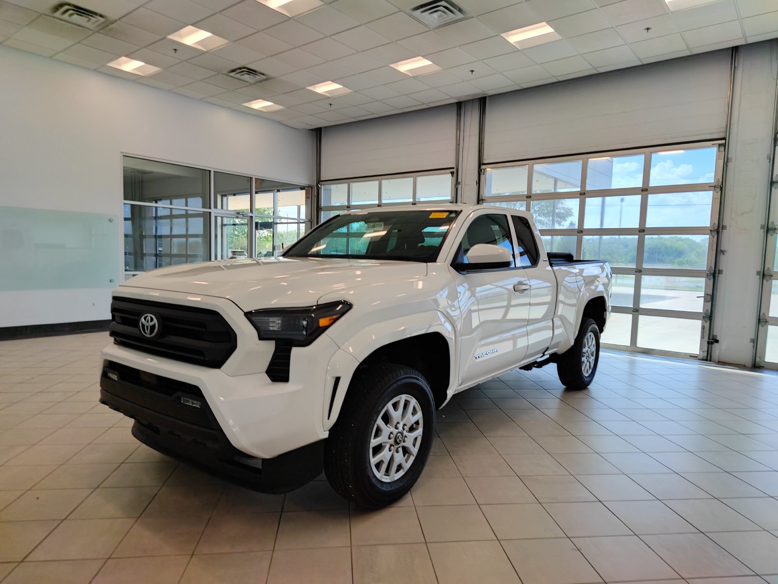 Used 2025 Toyota Tacoma SR5 RWD image 7