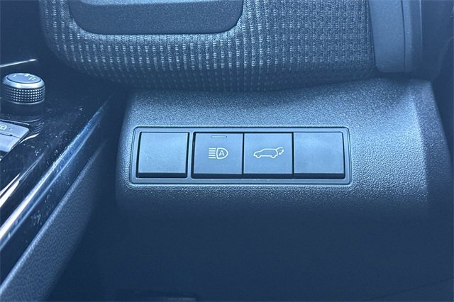 Used 2023 Subaru Solterra Limited image 33