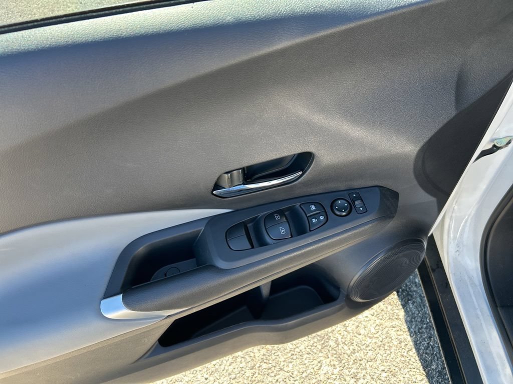 Used 2023 Nissan Kicks SR w/ SR Premium Package FWD image 11