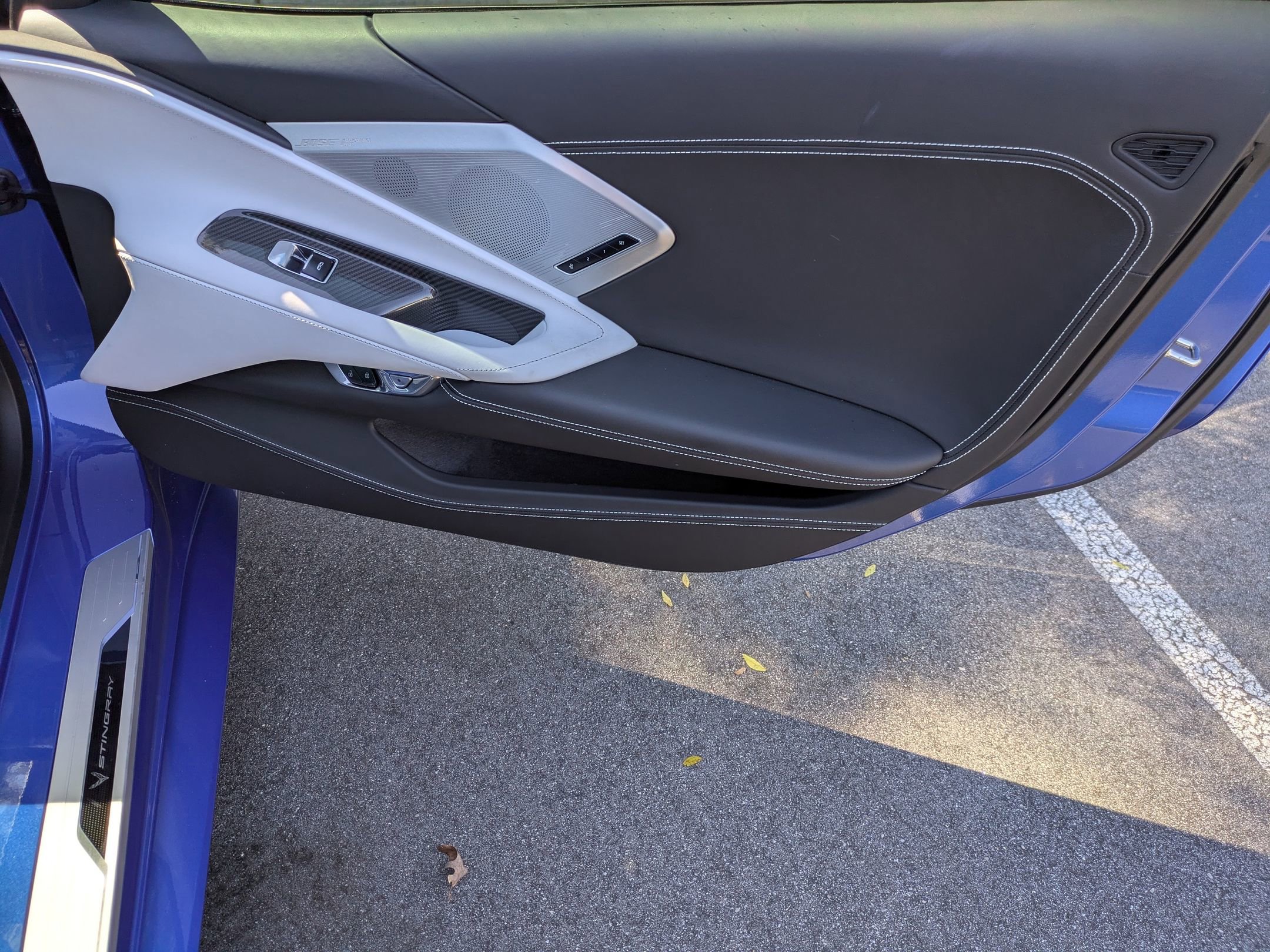 Used 2022 Chevrolet Corvette Stingray Premium Conv w/ Z51 Performance Package image 31