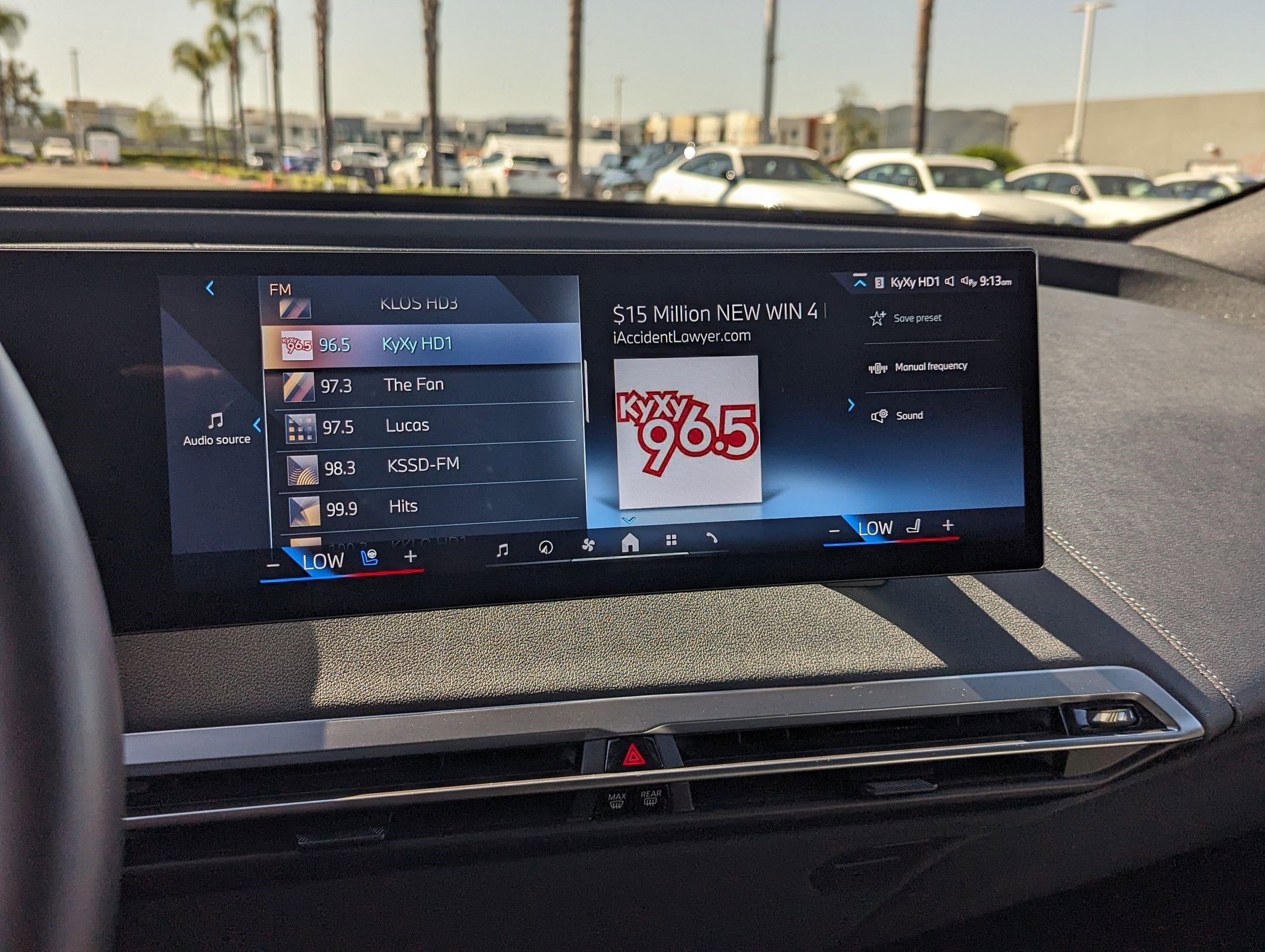 Used 2025 BMW iX xDrive50 w/ Premium Package image 24