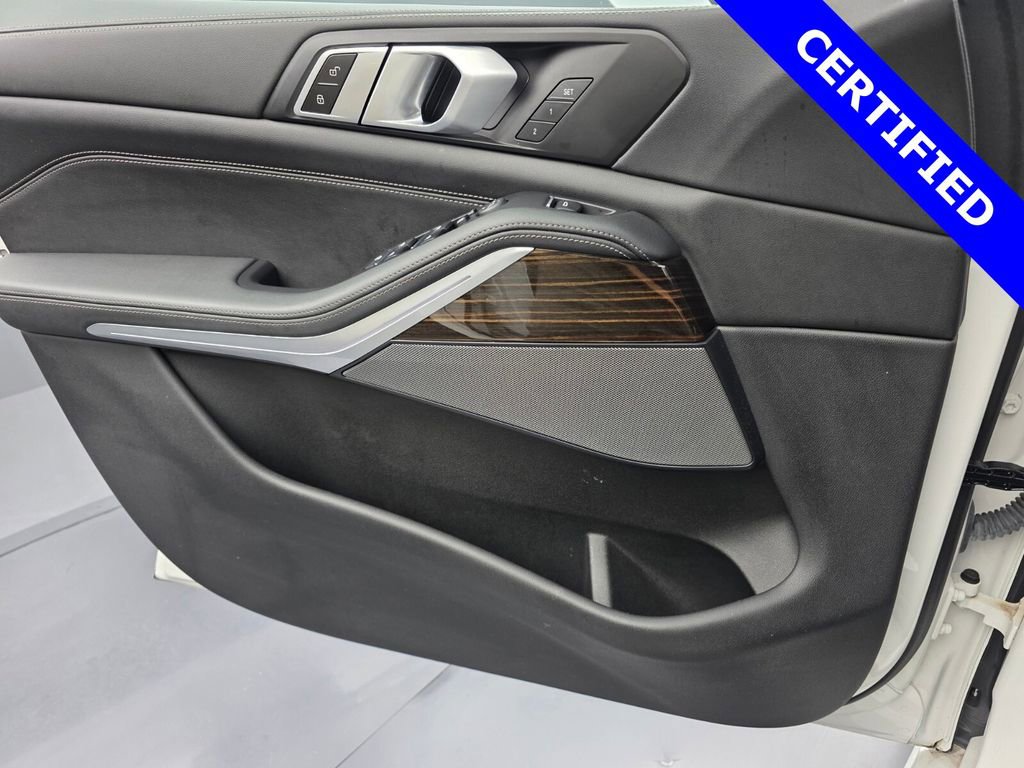 Certified 2024 BMW X5 xDrive40i w/ M Sport Package image 25