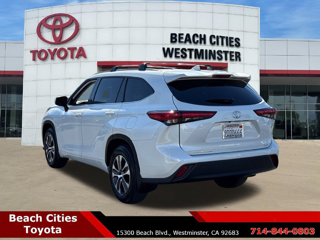 Used 2022 Toyota Highlander XLE FWD image 8