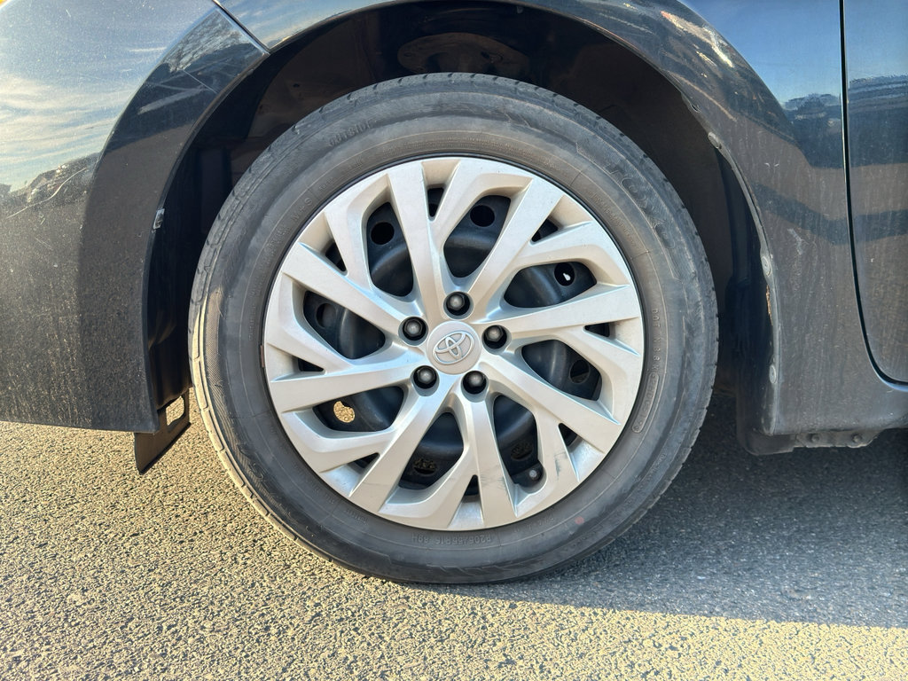 Used 2019 Toyota Corolla LE image 7