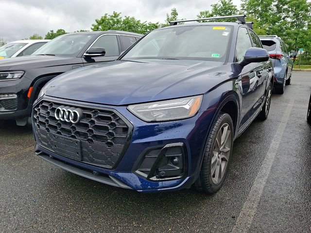 Used 2025 Audi Q5 2.0T Premium w/ Convenience Plus Package AWD/4WD image 2