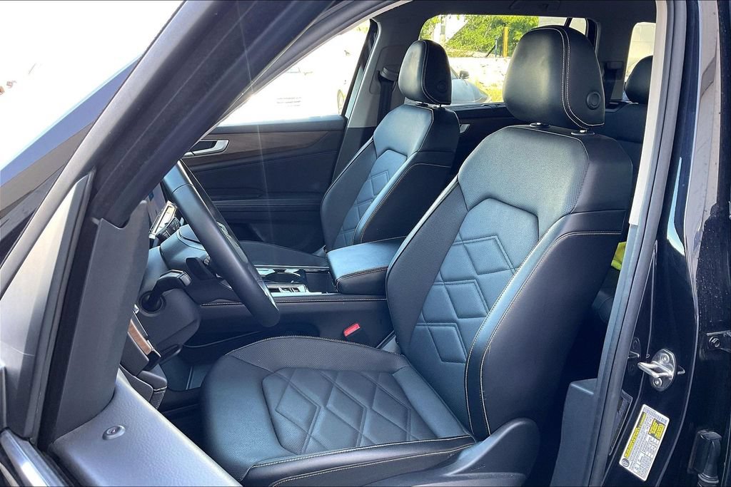 Used 2025 Volkswagen Atlas SE FWD image 24