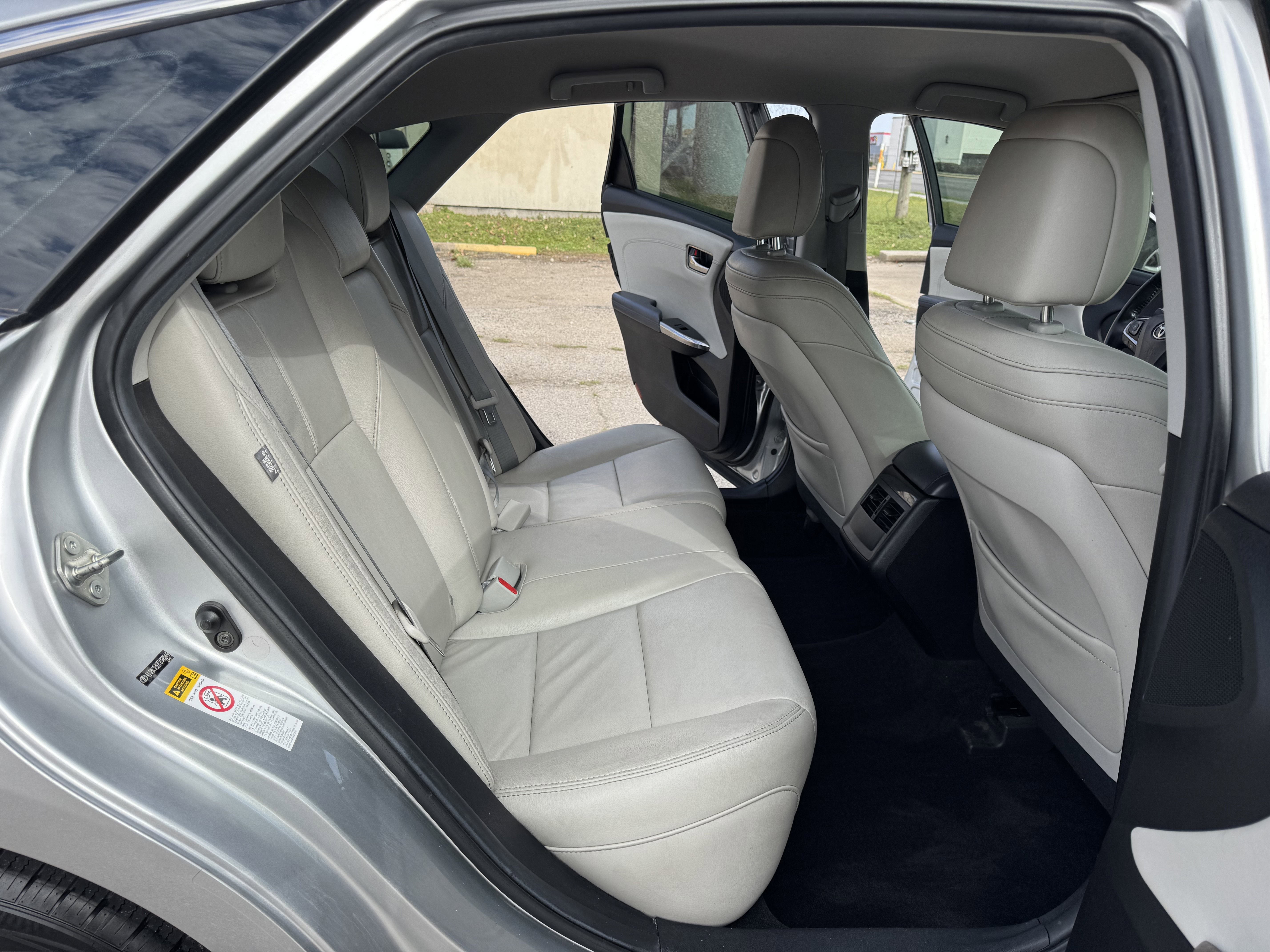 Used 2015 Toyota Avalon XLE FWD image 4