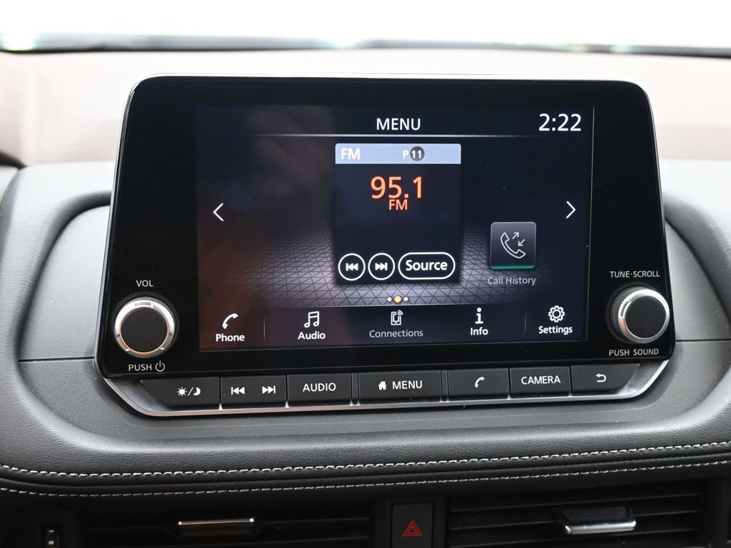 Used 2023 Nissan Rogue SV image 16