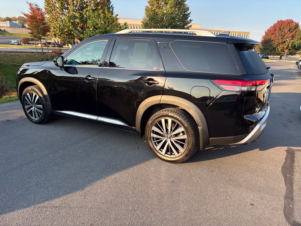 Used 2022 Nissan Pathfinder Platinum AWD/4WD image 13