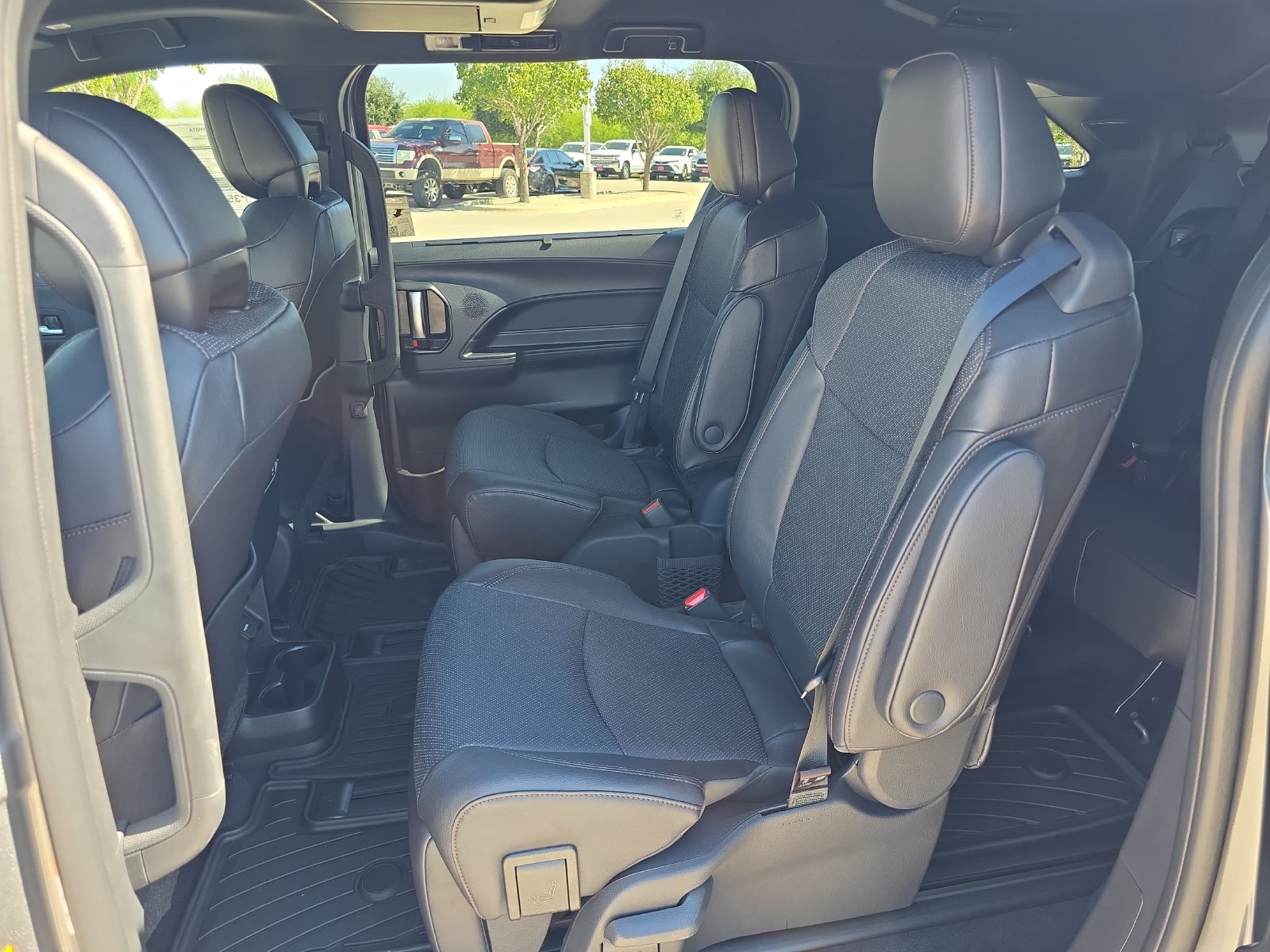 New 2026 Toyota Sienna Limited AWD/4WD image 10