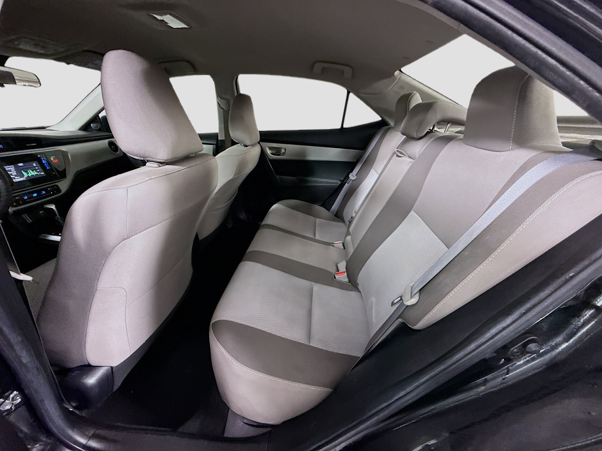 Used 2018 Toyota Corolla L image 24