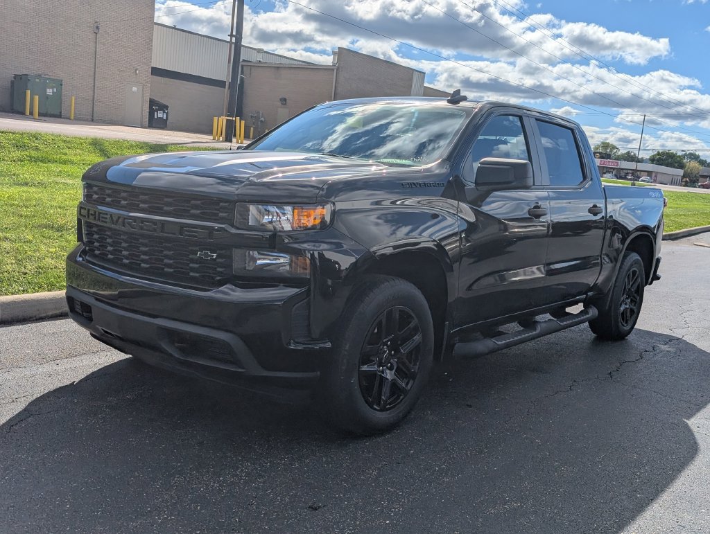 Used 2022 Chevrolet Silverado 1500 Custom w/ Rally Edition AWD/4WD image 3