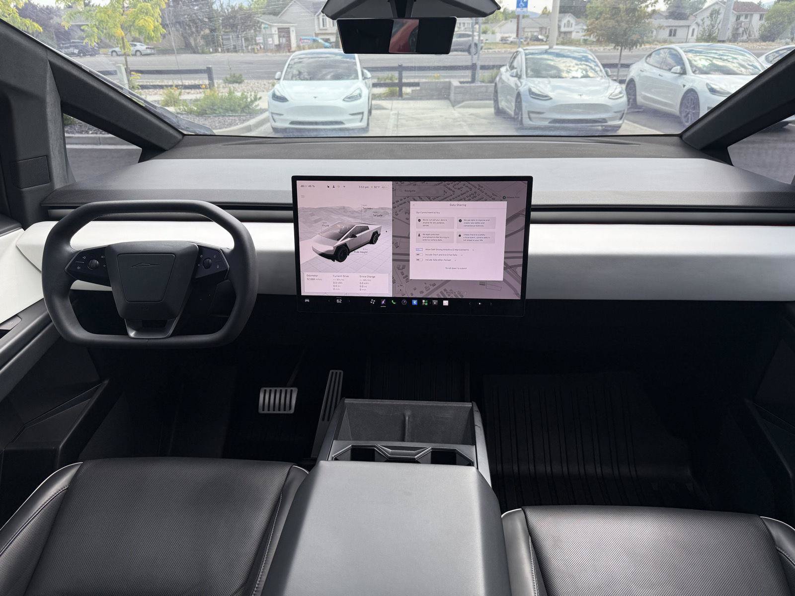 Used 2024 Tesla Cybertruck AWD Crew Cab image 21