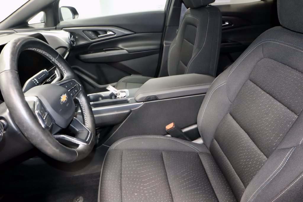 Used 2025 Chevrolet Equinox EV LT w/ Comfort Package FWD image 24