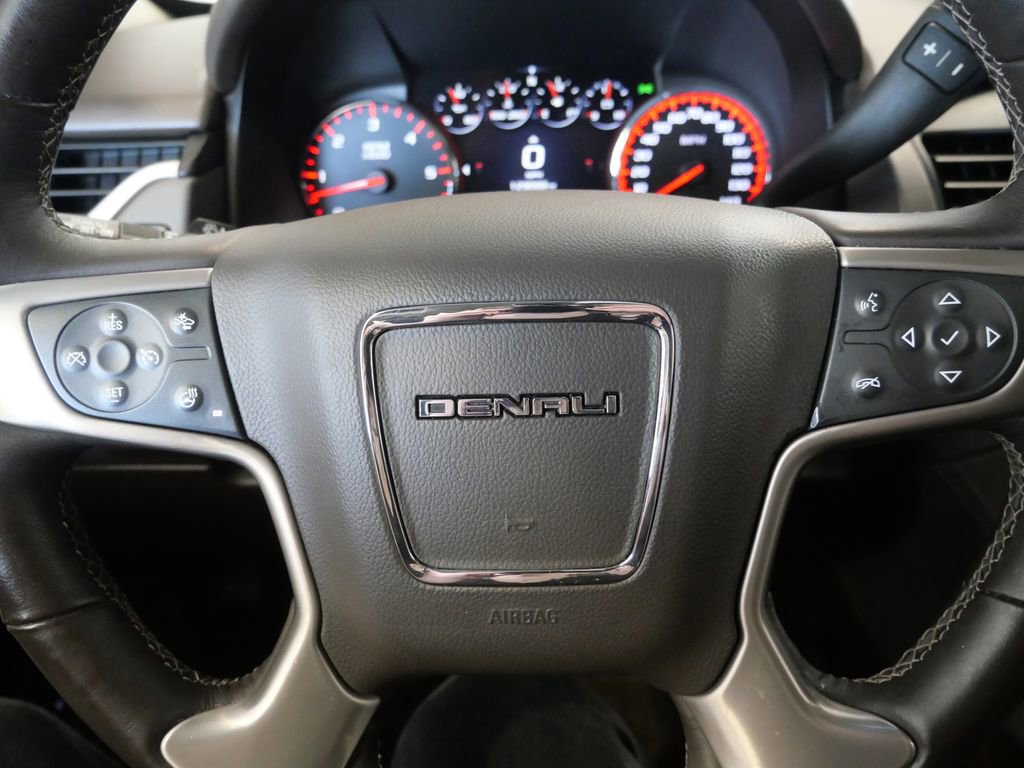 Used 2016 GMC Yukon Denali w/ Open Road Package AWD/4WD image 18