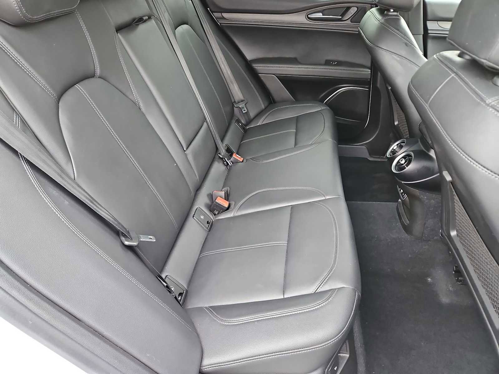Used 2022 Alfa Romeo Stelvio Ti image 21
