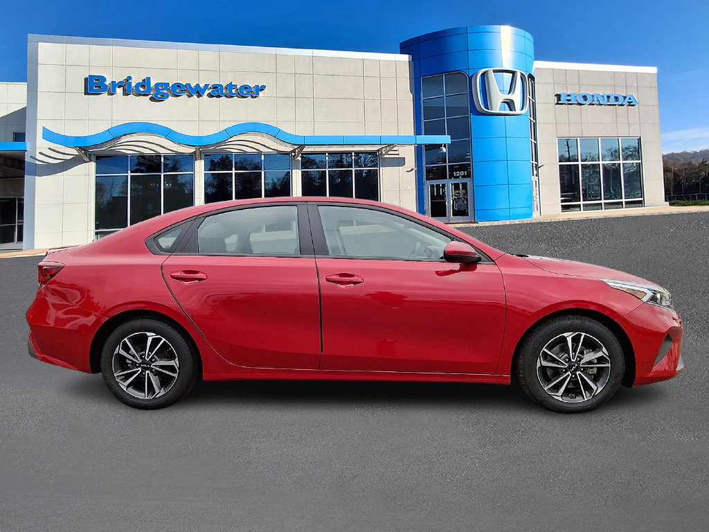 Used 2024 Kia Forte LXS FWD image 4