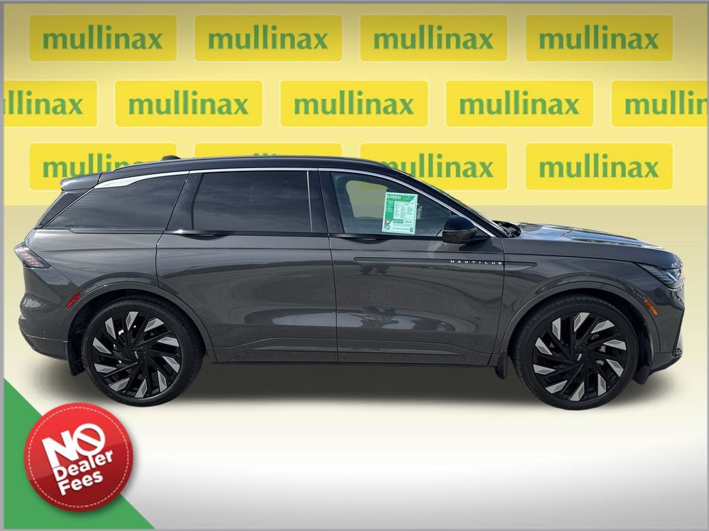 Used 2024 Lincoln Nautilus Black Label w/ Jet Appearance Package (87T) AWD/4WD image 2