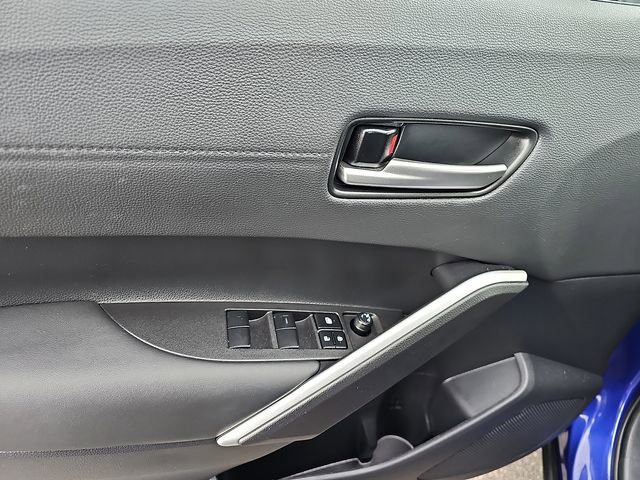 Used 2025 Toyota Corolla Cross XLE w/ Convenience Package image 13