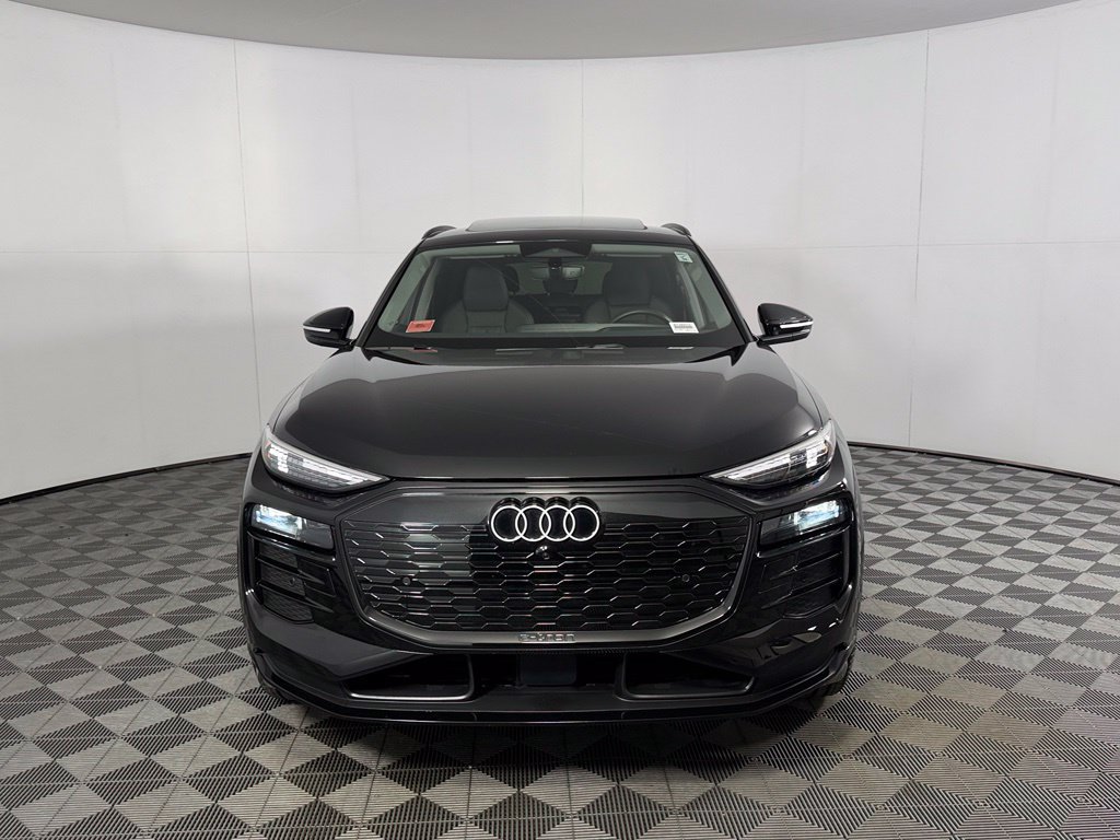 Used 2025 Audi Q6 e-tron Premium Plus w/ Premium Plus AWD/4WD image 5