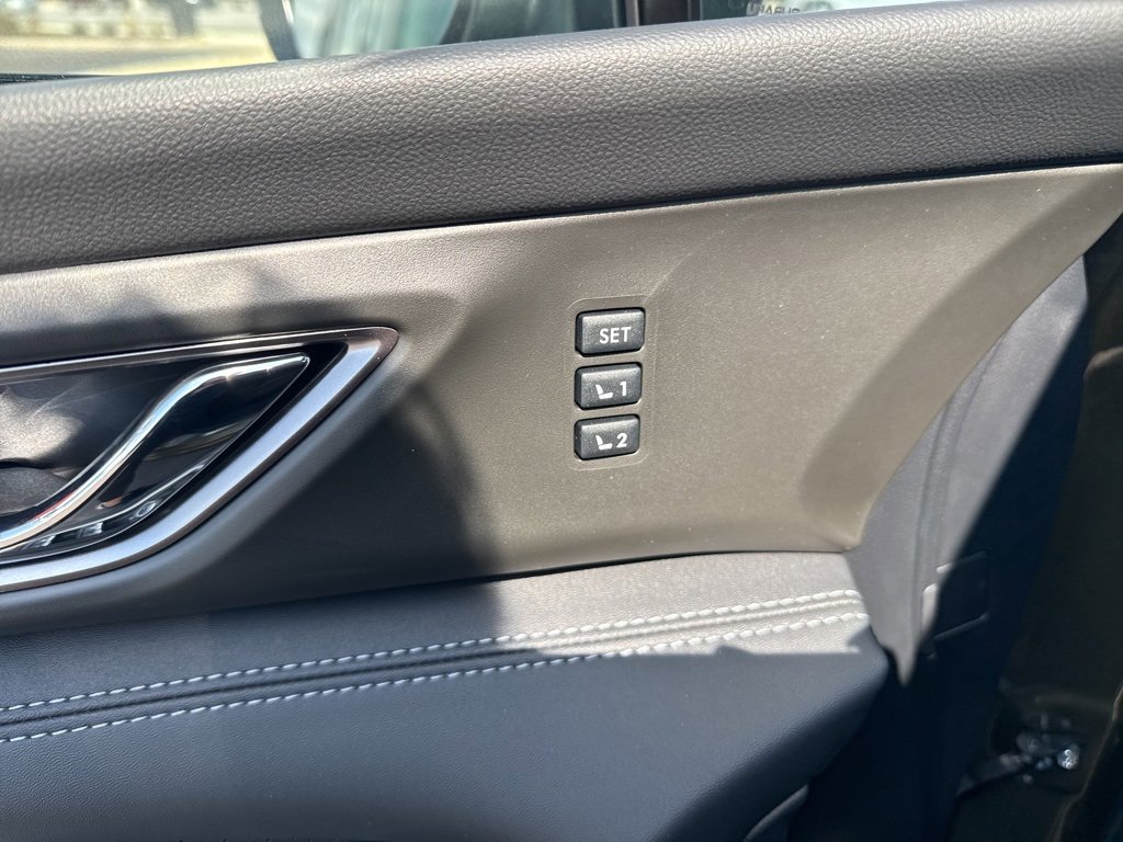 New 2025 Subaru Ascent Limited image 10