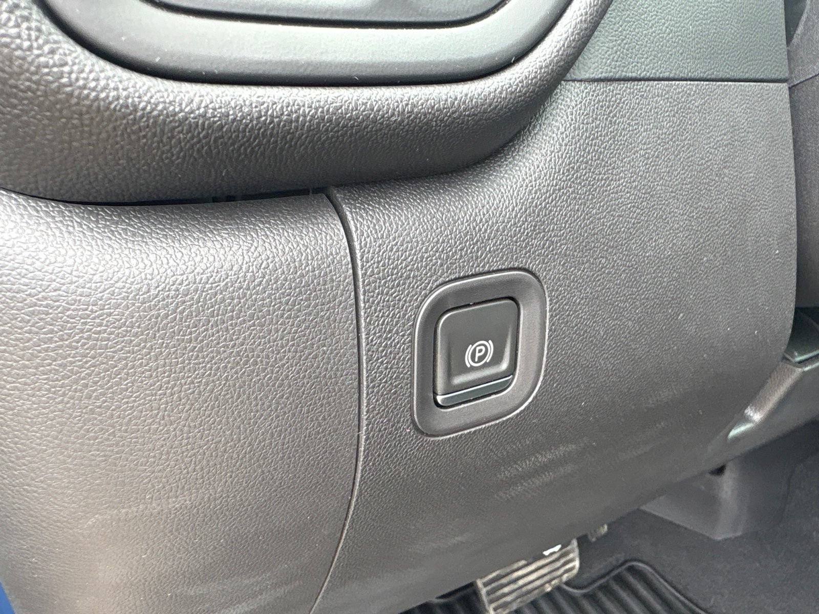 Used 2024 Chevrolet Silverado 1500 Custom RWD image 13