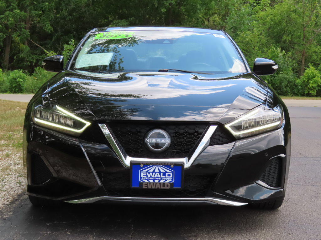 Used 2023 Nissan Maxima SL FWD image 2
