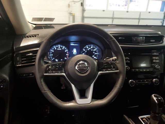 Used 2017 Nissan Rogue SV image 15