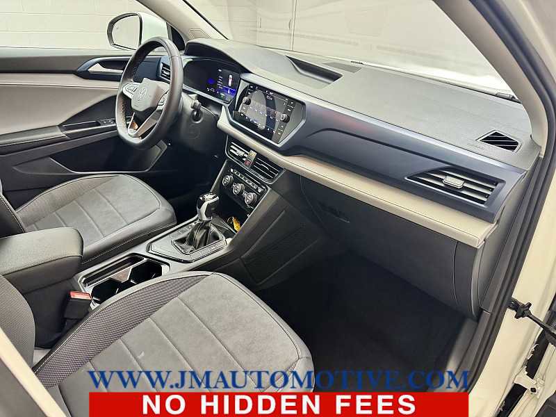 Used 2024 Volkswagen Taos SE FWD image 22