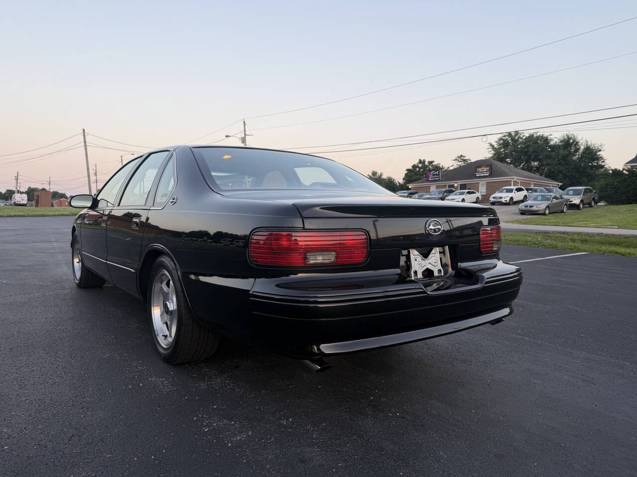 Used 1996 Chevrolet Impala SS RWD image 3
