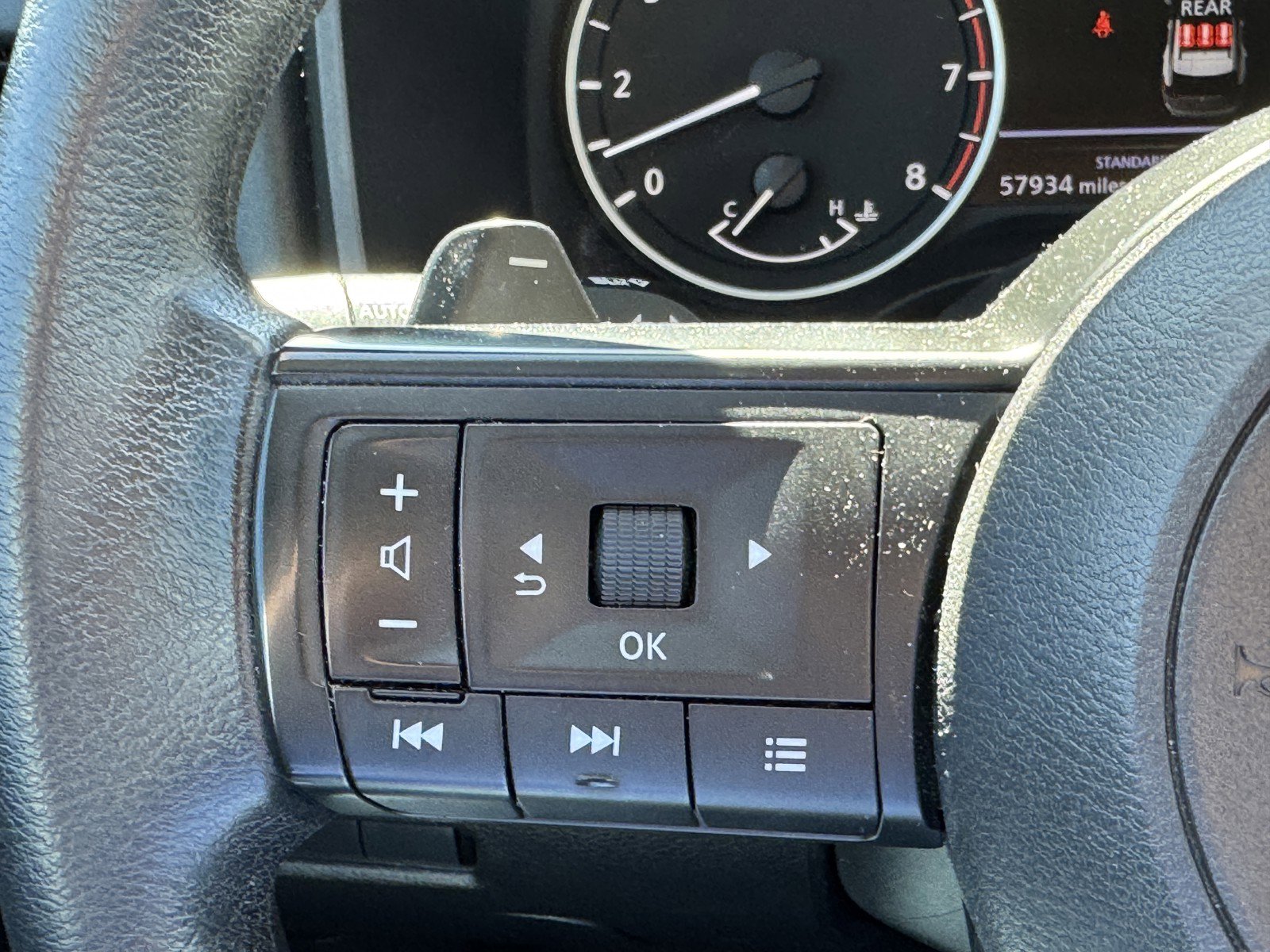 Used 2024 Nissan Rogue S image 20