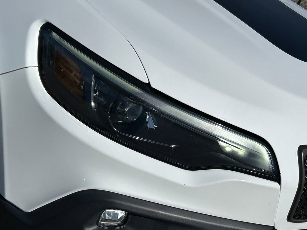 Used 2020 Jeep Cherokee Trailhawk w/ Technology Group image 27