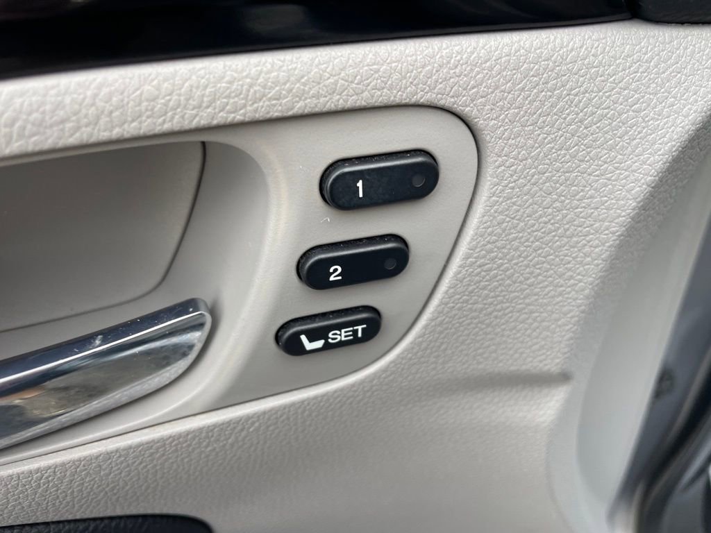 Used 2021 Honda Pilot Touring image 12