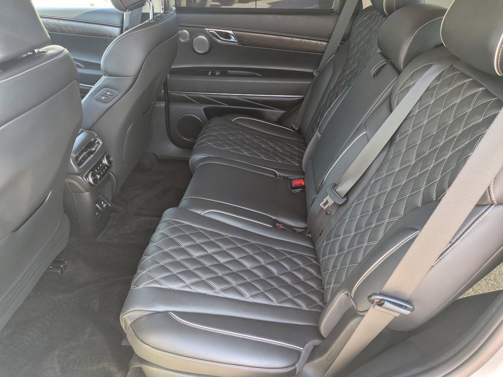 Used 2024 Genesis GV80 3.5T w/ Prestige Package image 21