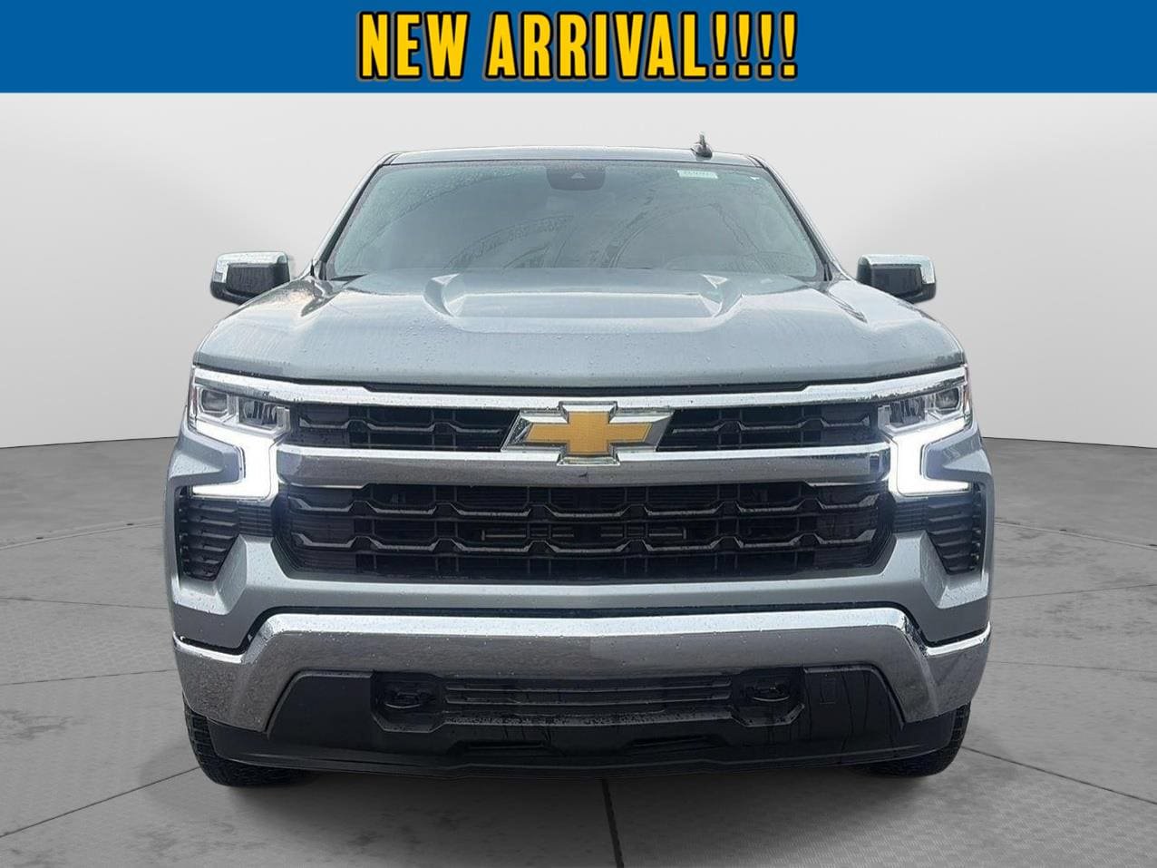 Used 2024 Chevrolet Silverado 1500 LT AWD/4WD image 2