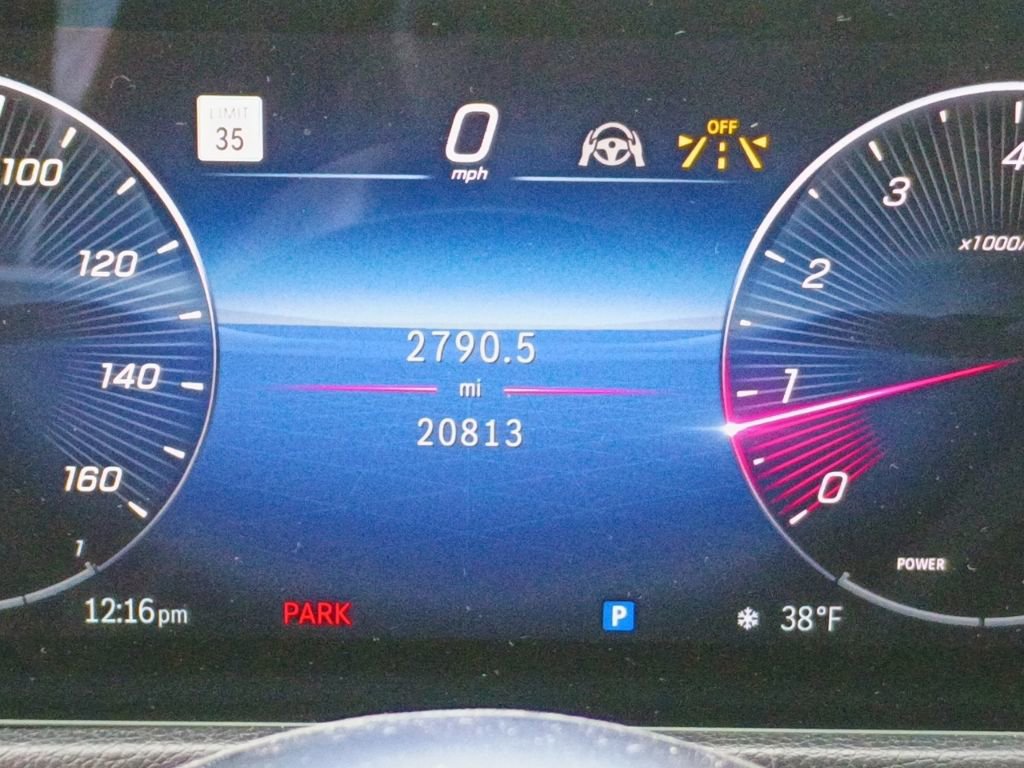 Used 2024 Mercedes-Benz GLB 250 4MATIC w/ Driver Assistance Package image 28