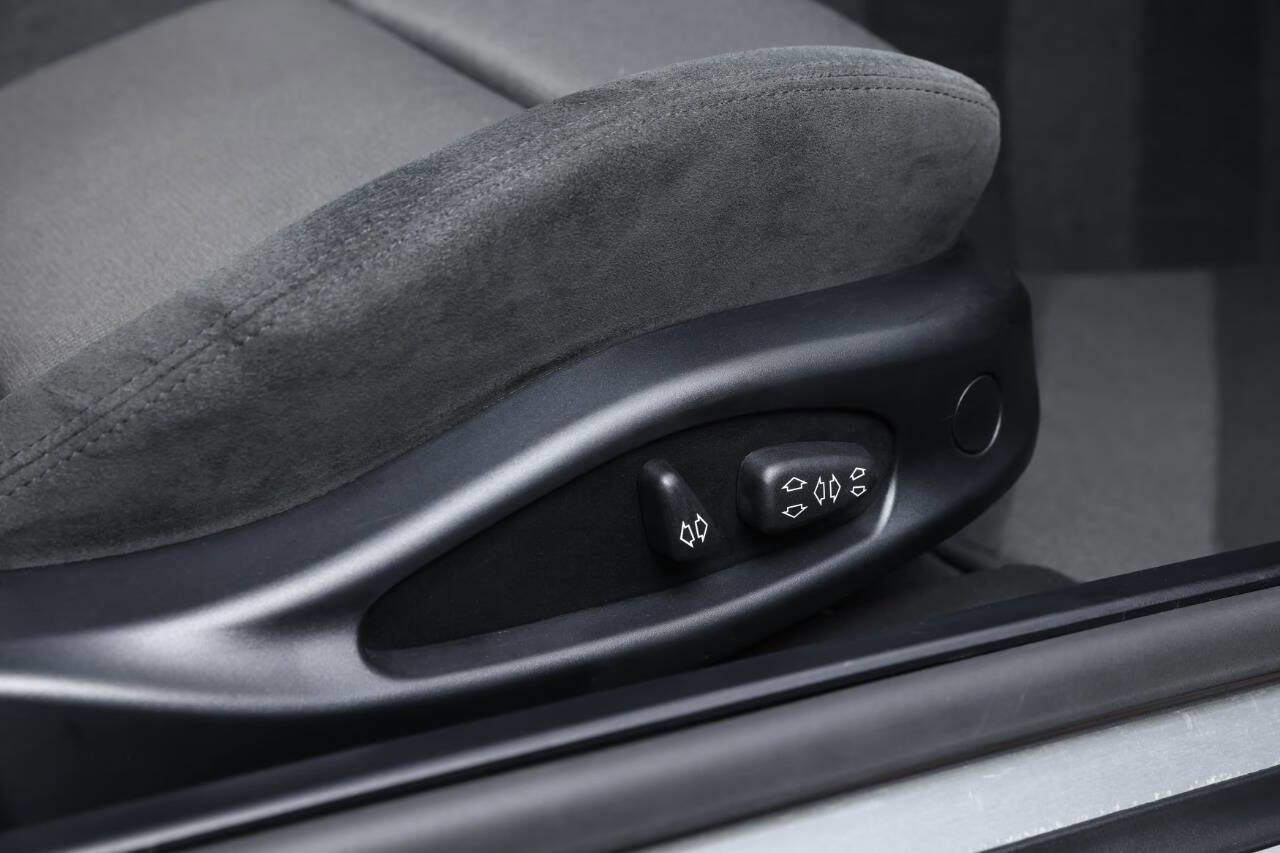 Used 2004 BMW 330Ci 330Ci 2dr Coupe image 82