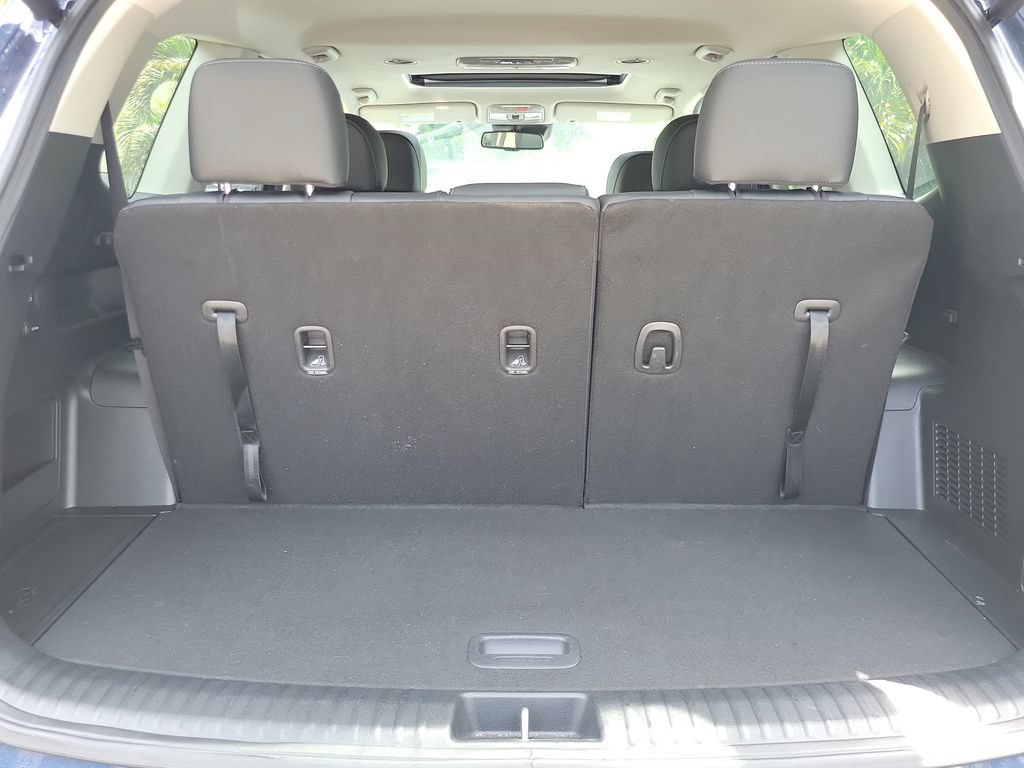 Certified 2024 Kia Telluride EX w/ EX Captain's Chair Package FWD image 12