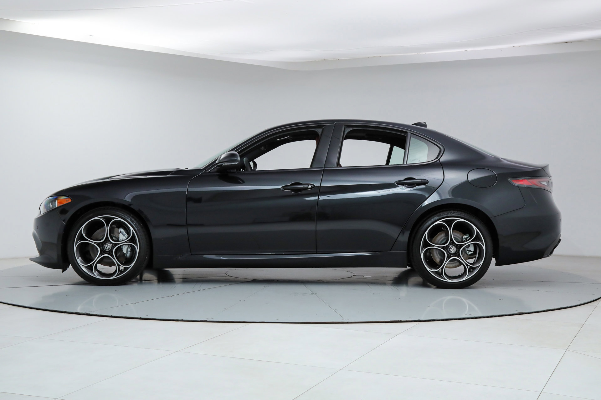 New 2025 Alfa Romeo Giulia w/ Driving Assist Package image 2