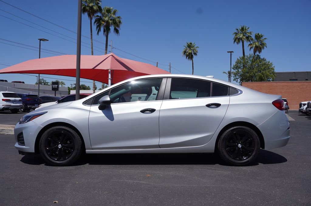 Used 2019 Chevrolet Cruze LT w/ Convenience Package image 2