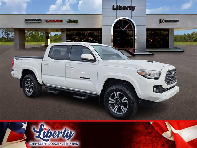 Used 2019 Toyota Tacoma TRD Sport image 1