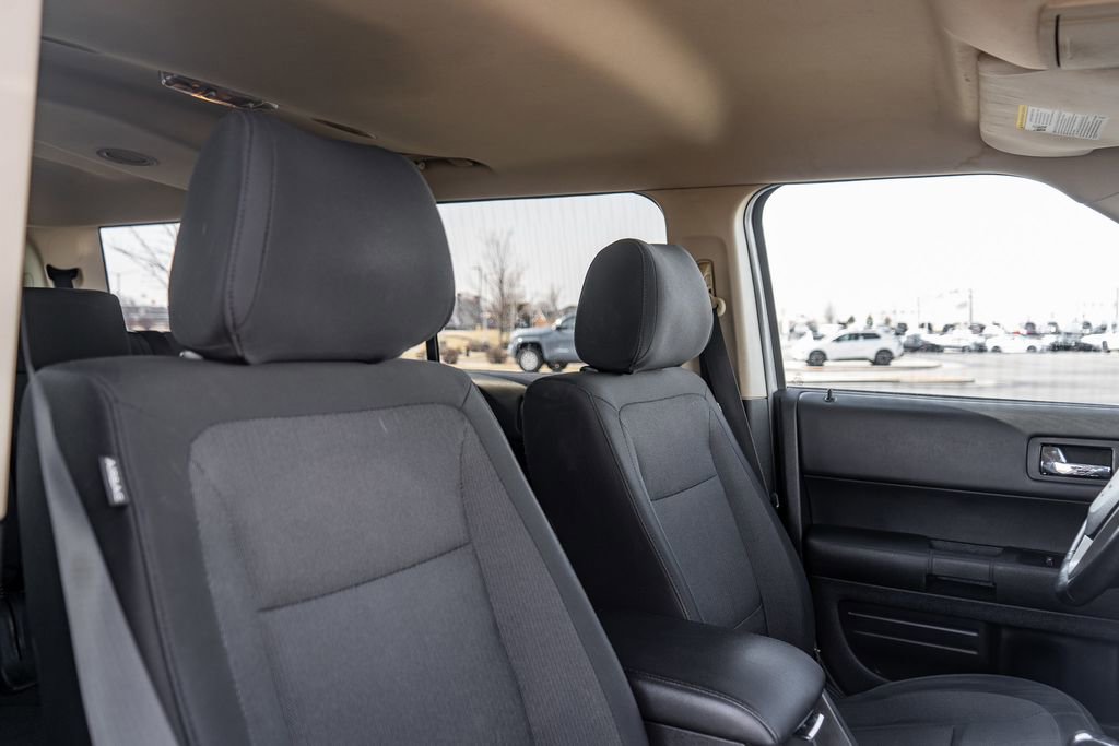 Used 2017 Ford Flex SE image 12