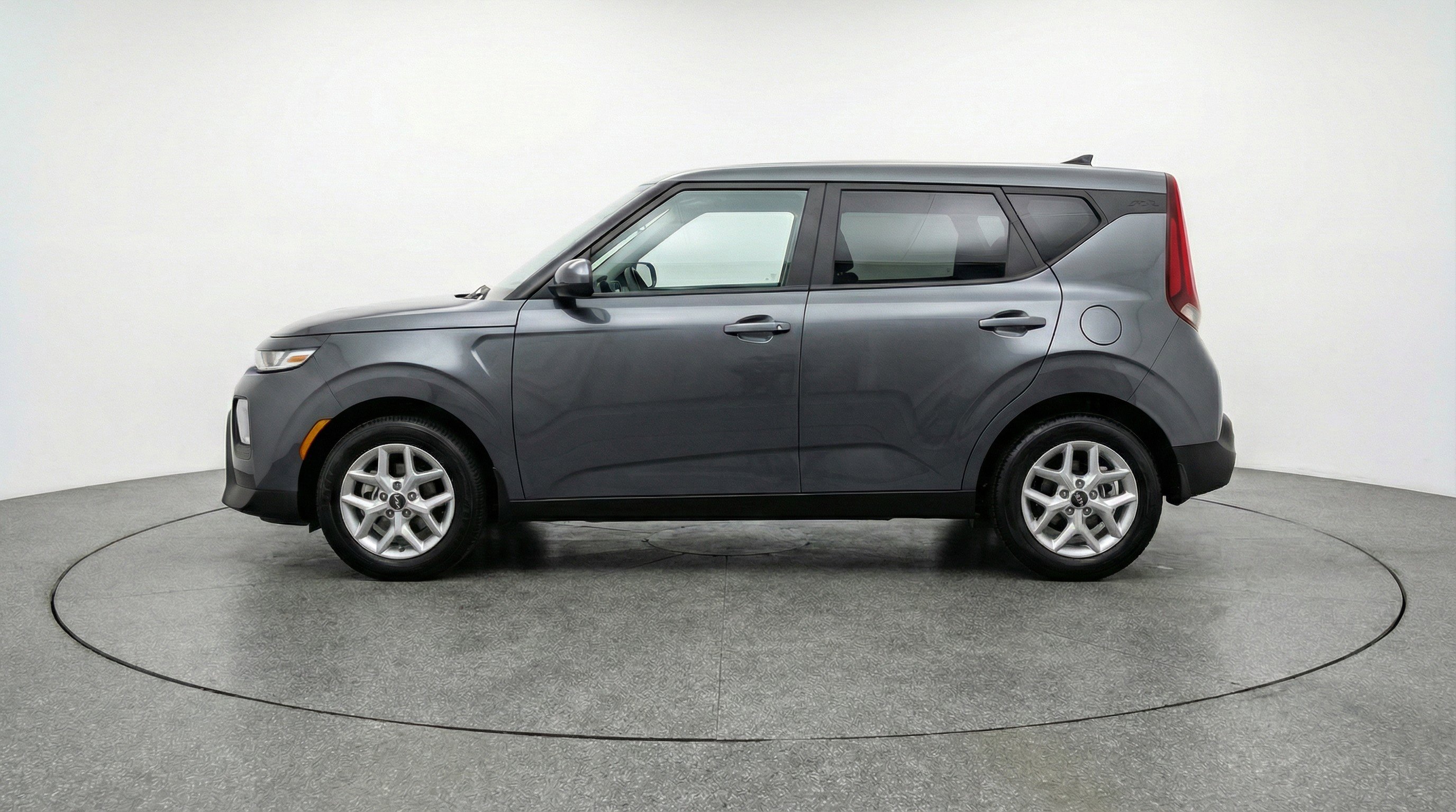 Used 2025 Kia Soul LX w/ LX Technology Package image 5
