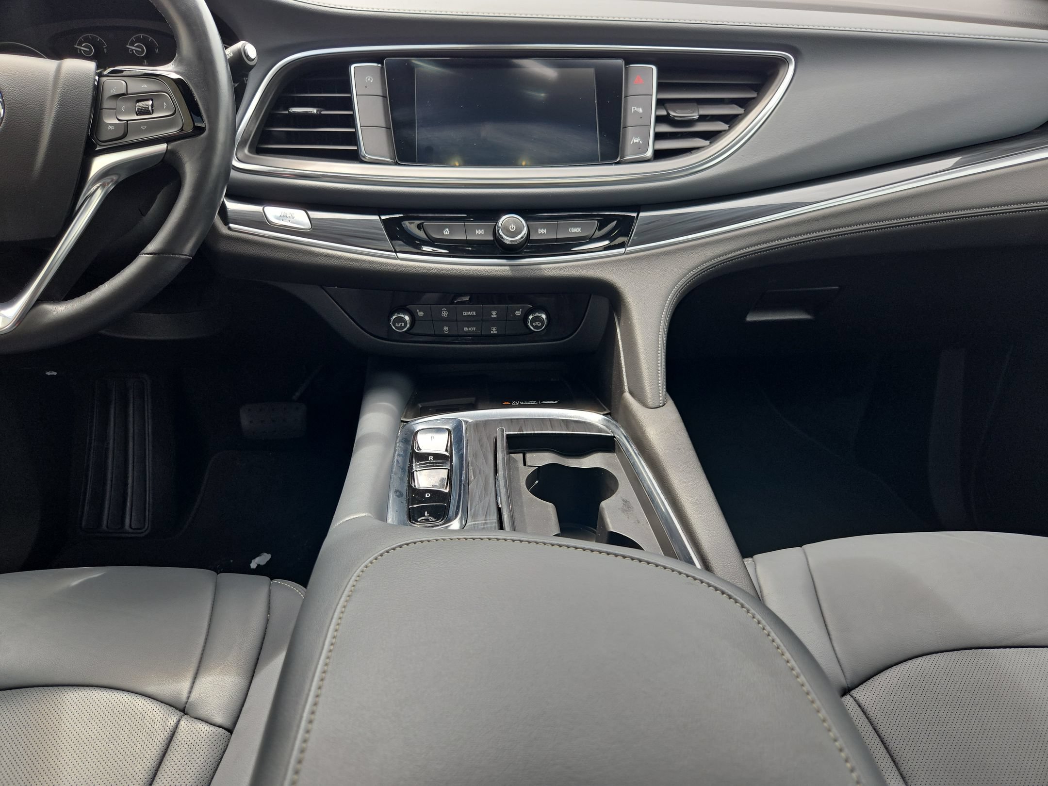Used 2022 Buick Enclave Essence w/ Experience Buick Package FWD image 16